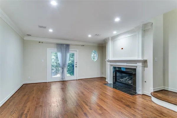 $4,650 | 2502 Worthington Street, Dallas, TX 75204