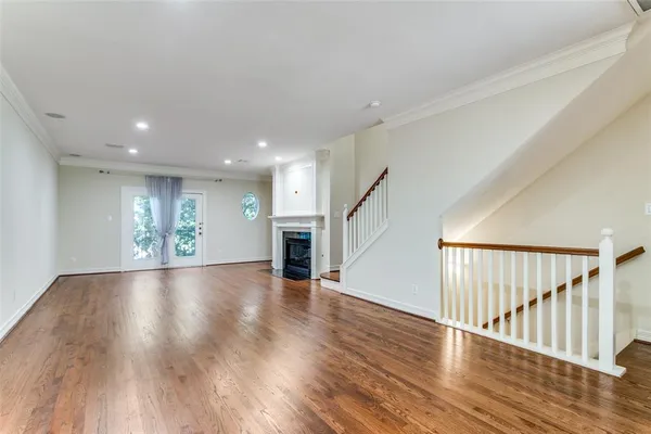 $4,650 | 2502 Worthington Street, Dallas, TX 75204