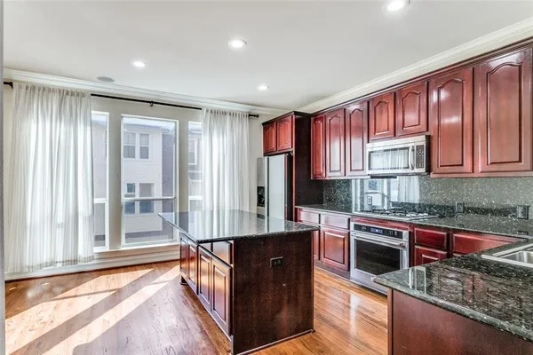 $4,650 | 2502 Worthington Street, Dallas, TX 75204