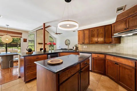 $1,375,000 | 105 Laurelwood Drive North, Austin, TX 78733