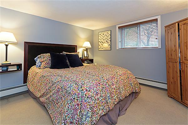 22 Westgate Road, Unit 1 Boston, MA 02467 - Photo 8 of 14