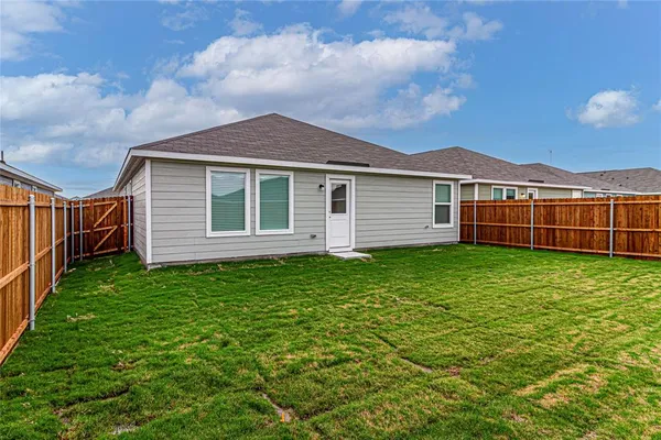 $2,100 | 404 Dewberry Street, Princeton, TX 75407