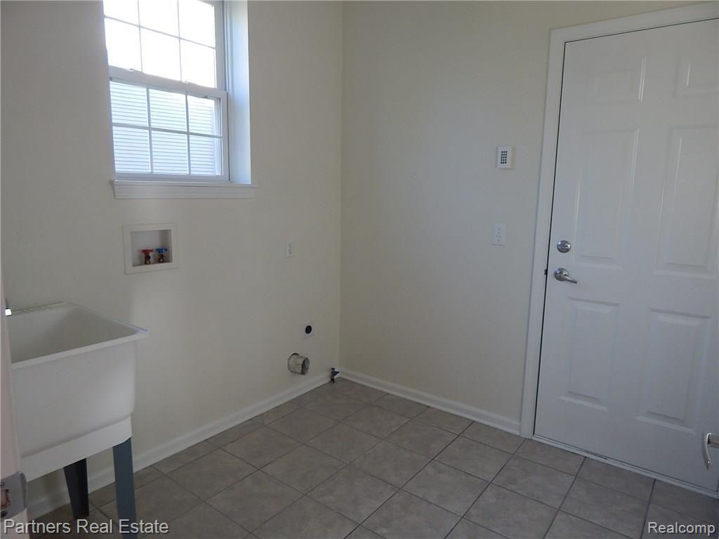 4128 Merriman Loop Howell, MI 48843 - Photo 9 of 42 DSCN2048.JPG