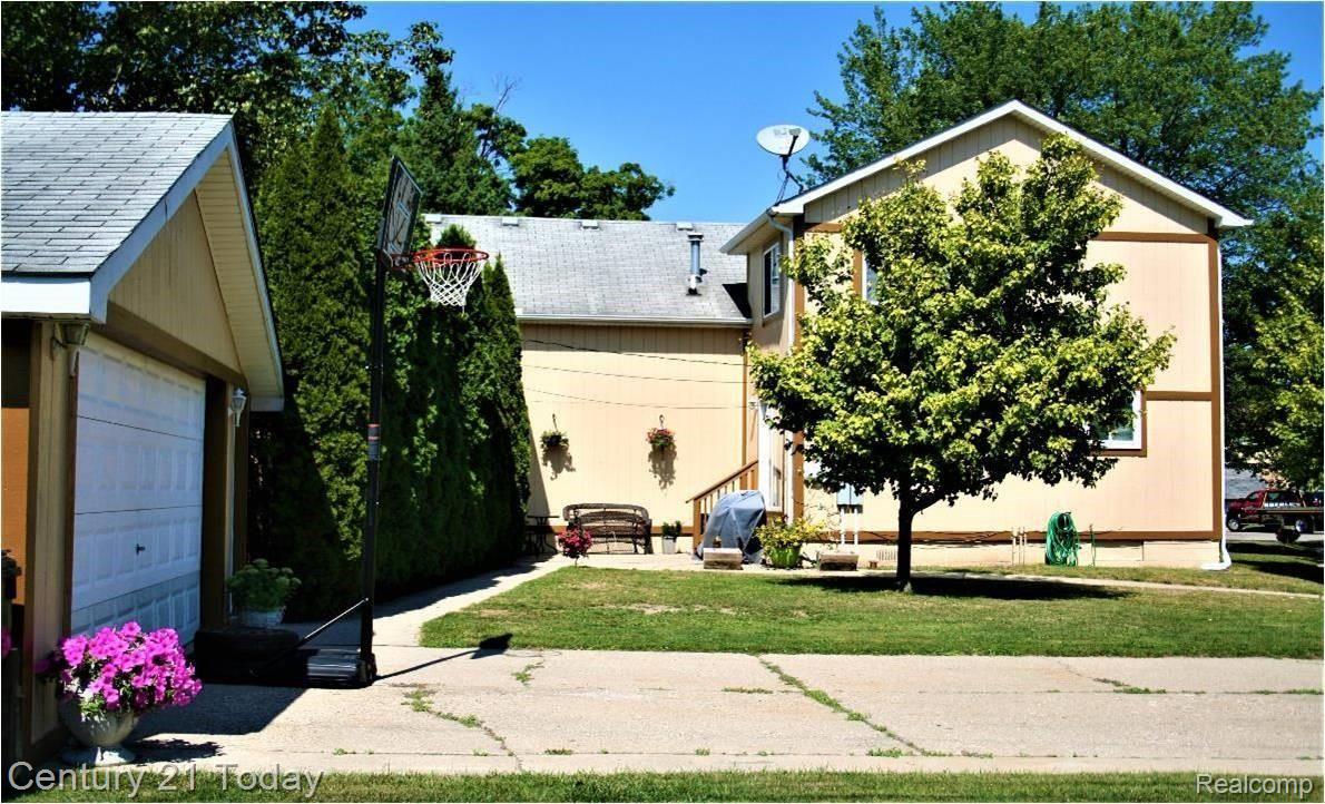 118-116 Rathbone Street Mount Clemens, MI 48043 - Photo 37 of 43 38.jpg