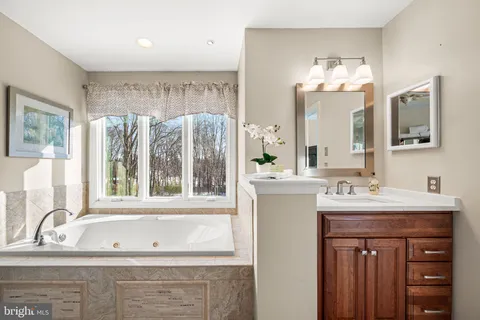 $1,450,000 | 3 Greenstone Way, Malvern, PA 19355