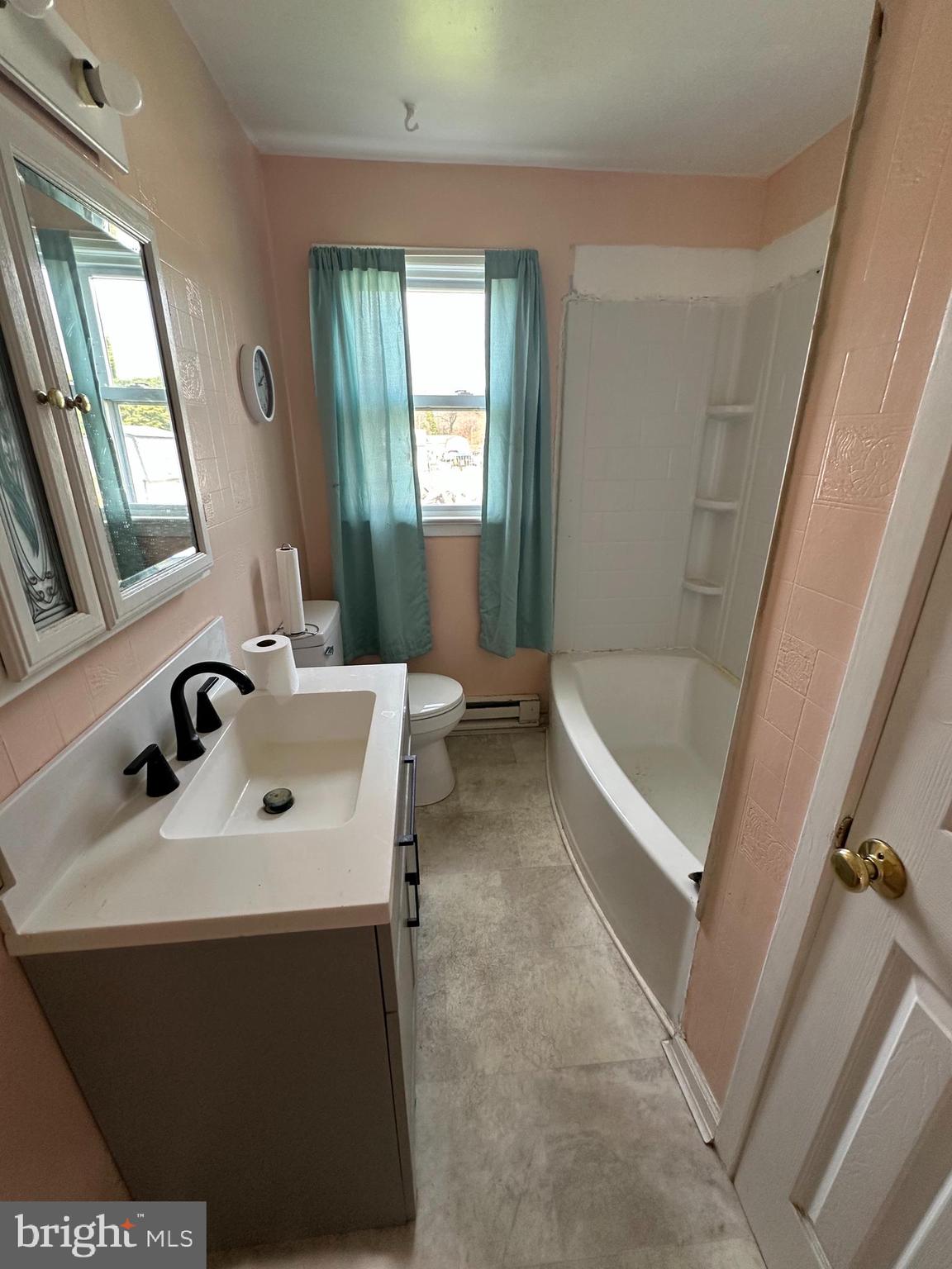 91 Stevens Street Dover, DE 19901 - Photo 5 of 12 Bathroom