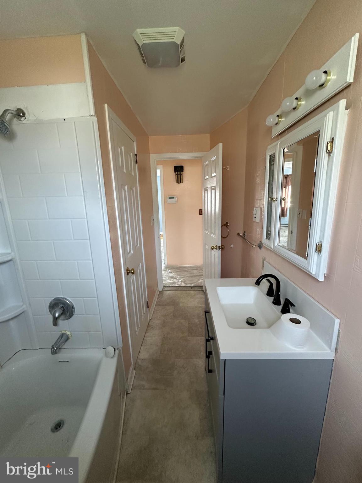 91 Stevens Street Dover, DE 19901 - Photo 6 of 12 Bathroom