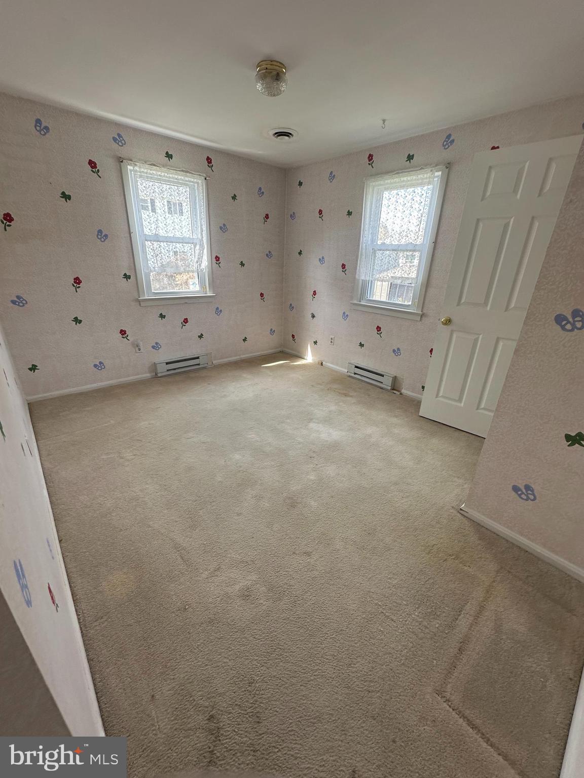 91 Stevens Street Dover, DE 19901 - Photo 7 of 12 Back bedroom