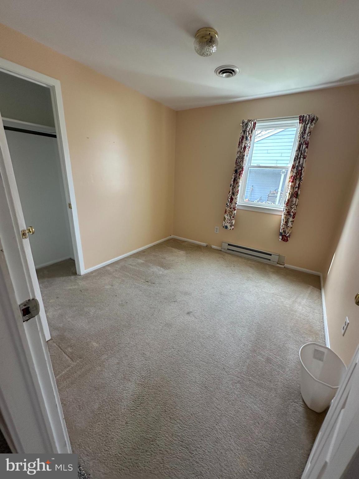 91 Stevens Street Dover, DE 19901 - Photo 8 of 12 Middle bedroom