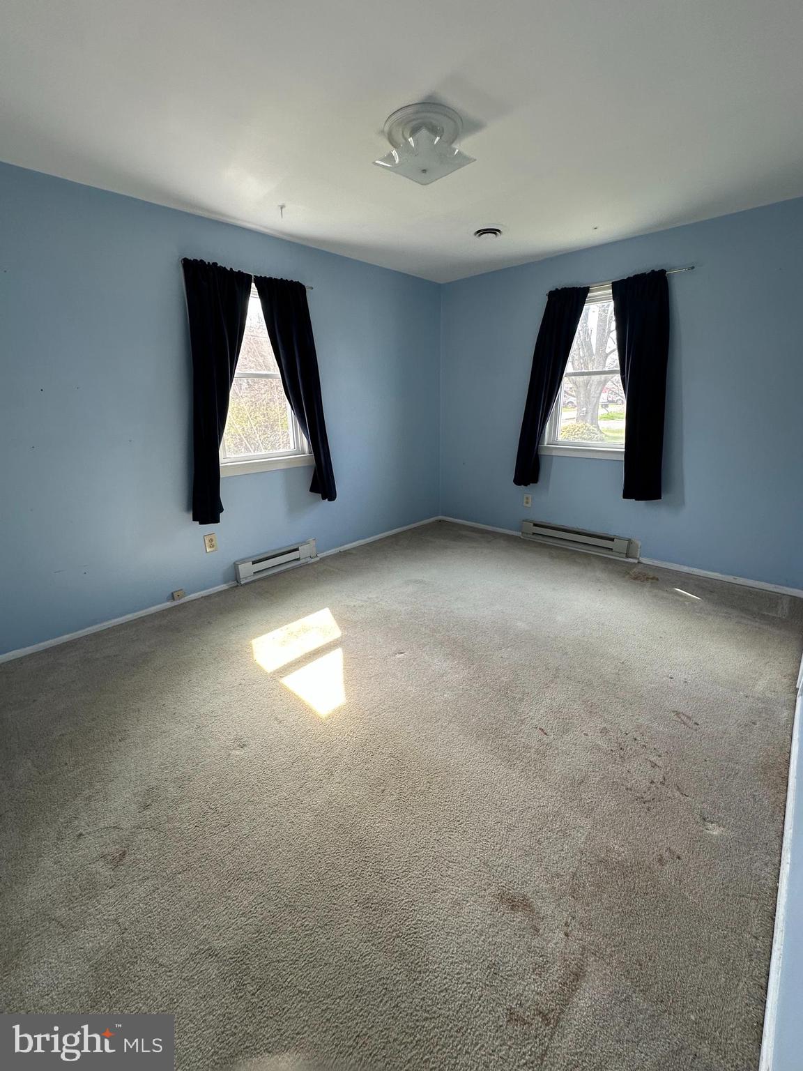 91 Stevens Street Dover, DE 19901 - Photo 9 of 12 Front bedroom