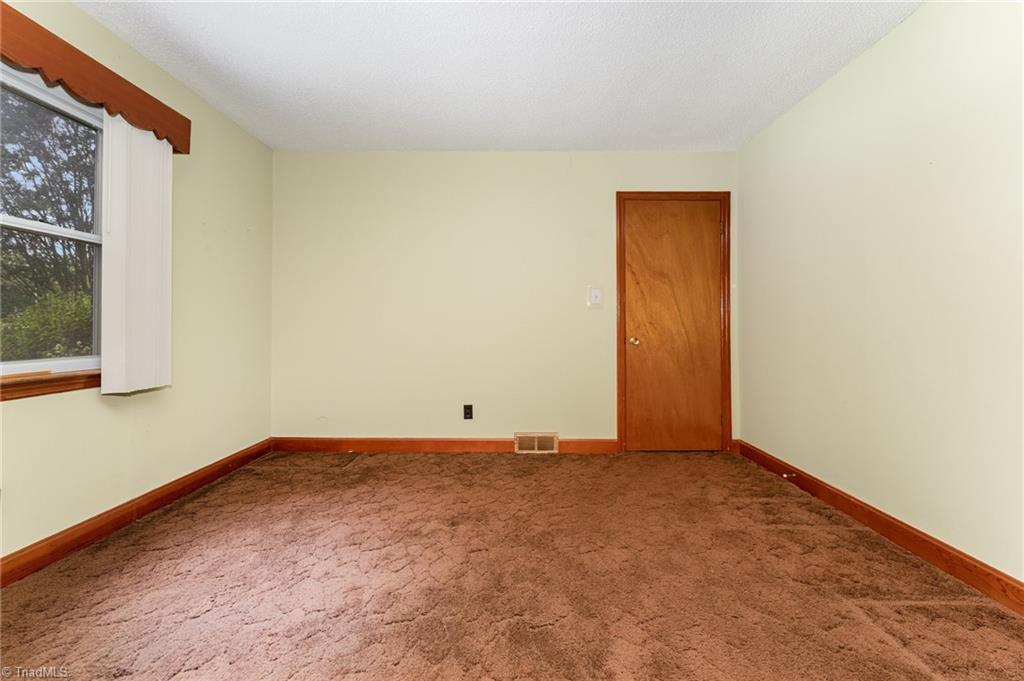 5149 Alaska Road Walkertown, NC 27051 - Photo 15 of 23 Gallery Image 15