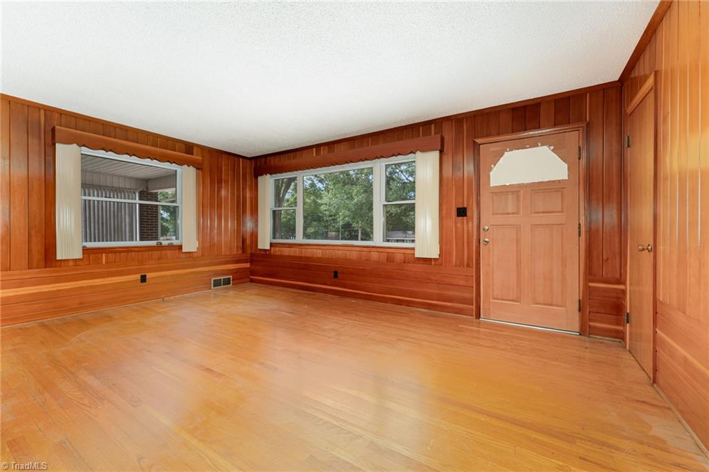 5149 Alaska Road Walkertown, NC 27051 - Photo 4 of 23 Gallery Image 4