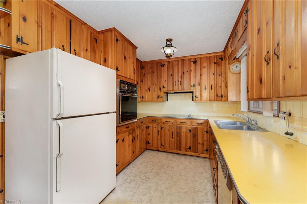 5149 Alaska Road Walkertown, NC 27051 - Photo 7 of 23 Gallery Image 7