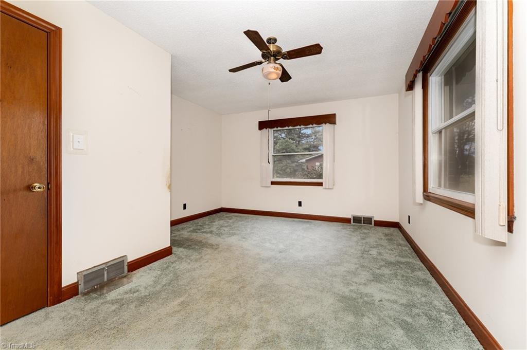 5149 Alaska Road Walkertown, NC 27051 - Photo 9 of 23 Gallery Image 9