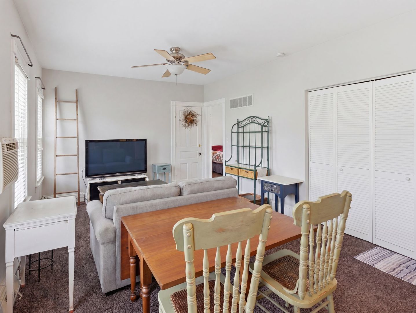 143 South Liberty Street Elgin, IL 60120 - Photo 4 of 26