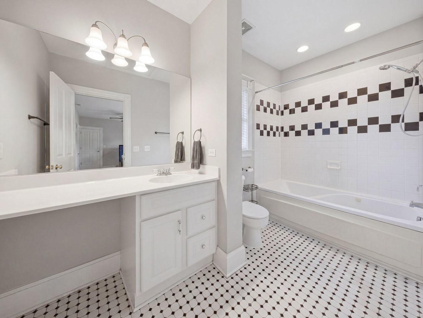 143 South Liberty Street Elgin, IL 60120 - Photo 7 of 26