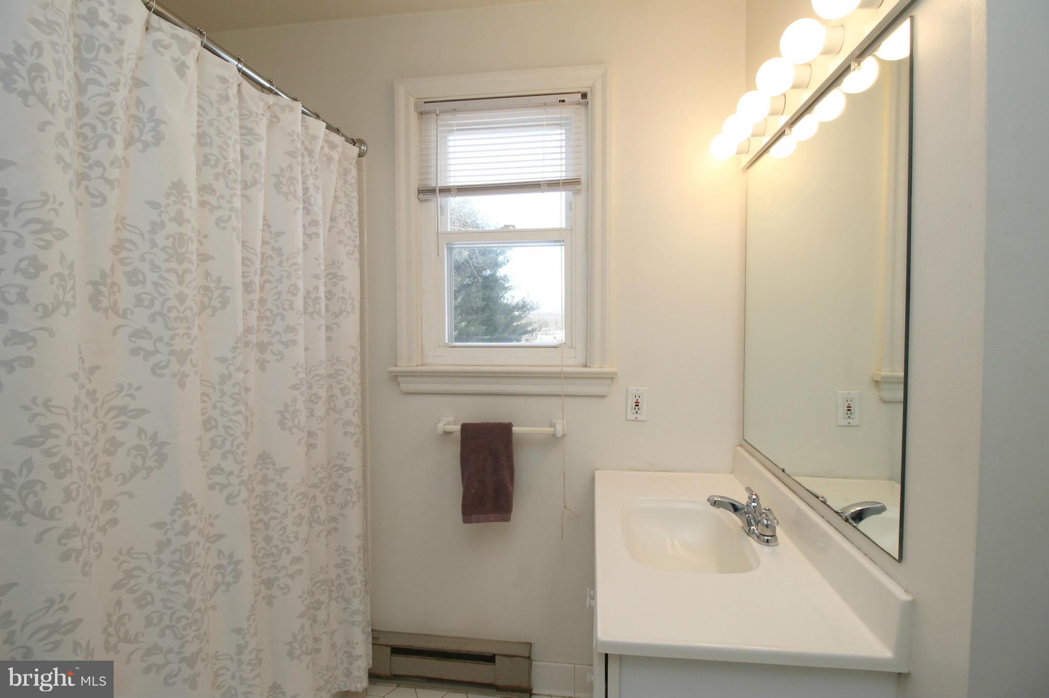17270 Hardy Road Mount Airy, MD 21771 - Photo 14 of 27 Bath