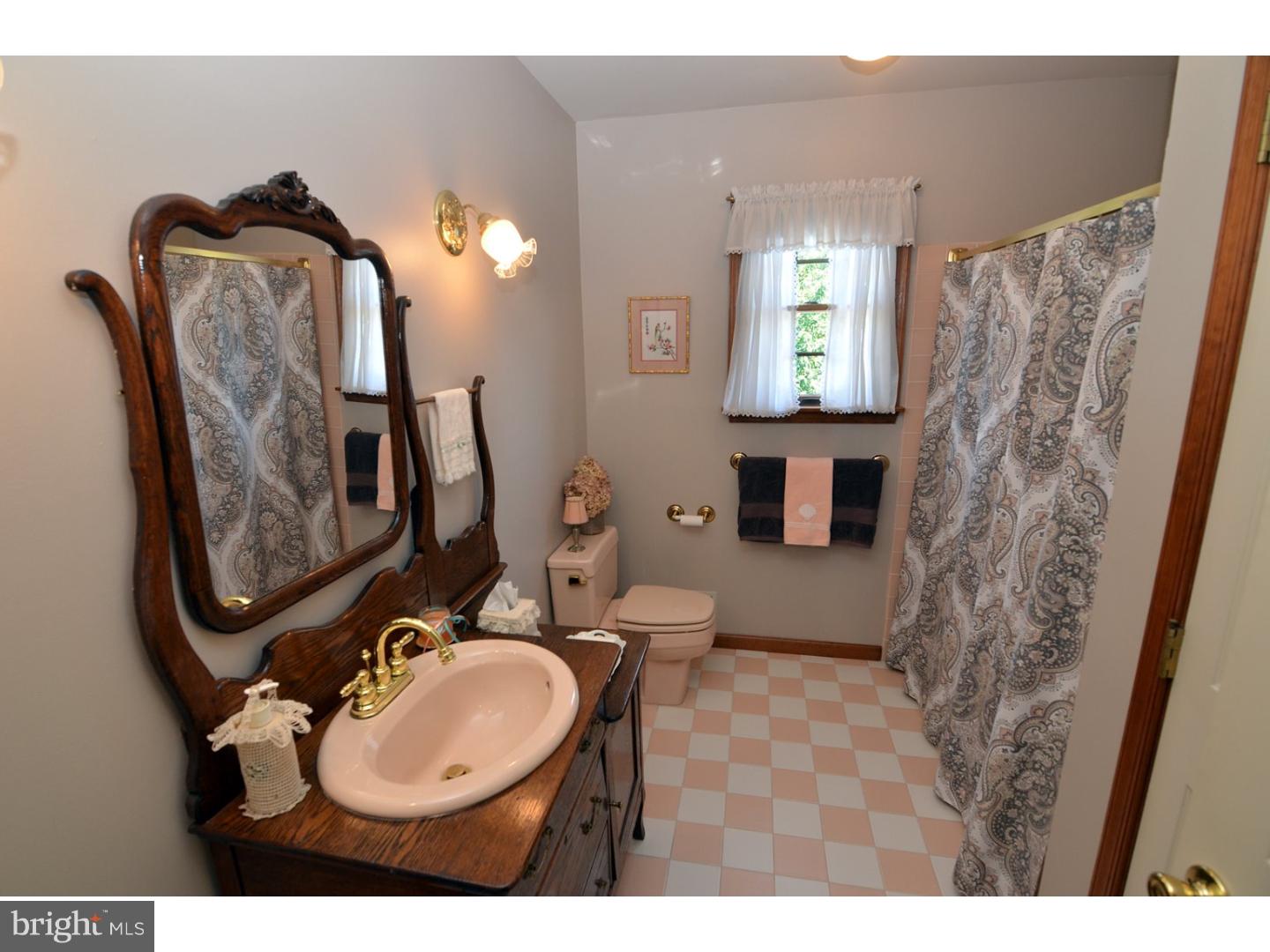 308 Ellisdale Road Crosswicks, NJ 08515 - Photo 15 of 25