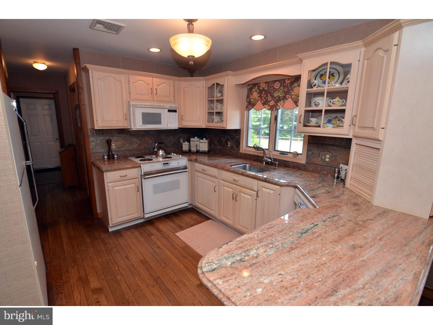 308 Ellisdale Road Crosswicks, NJ 08515 - Photo 5 of 25