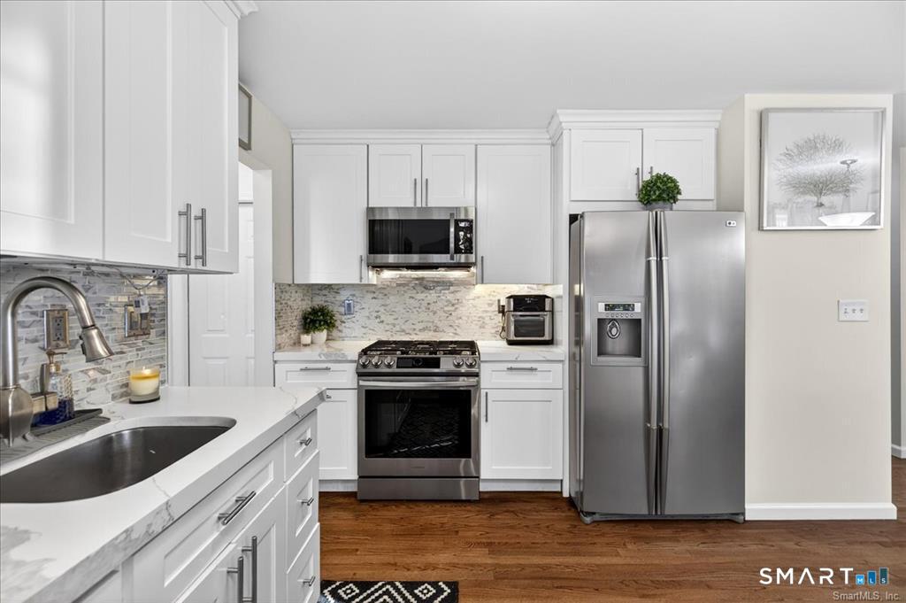 72 Broadmere Road Stratford, CT 06614 - Photo 9 of 35 Gallery Image 9