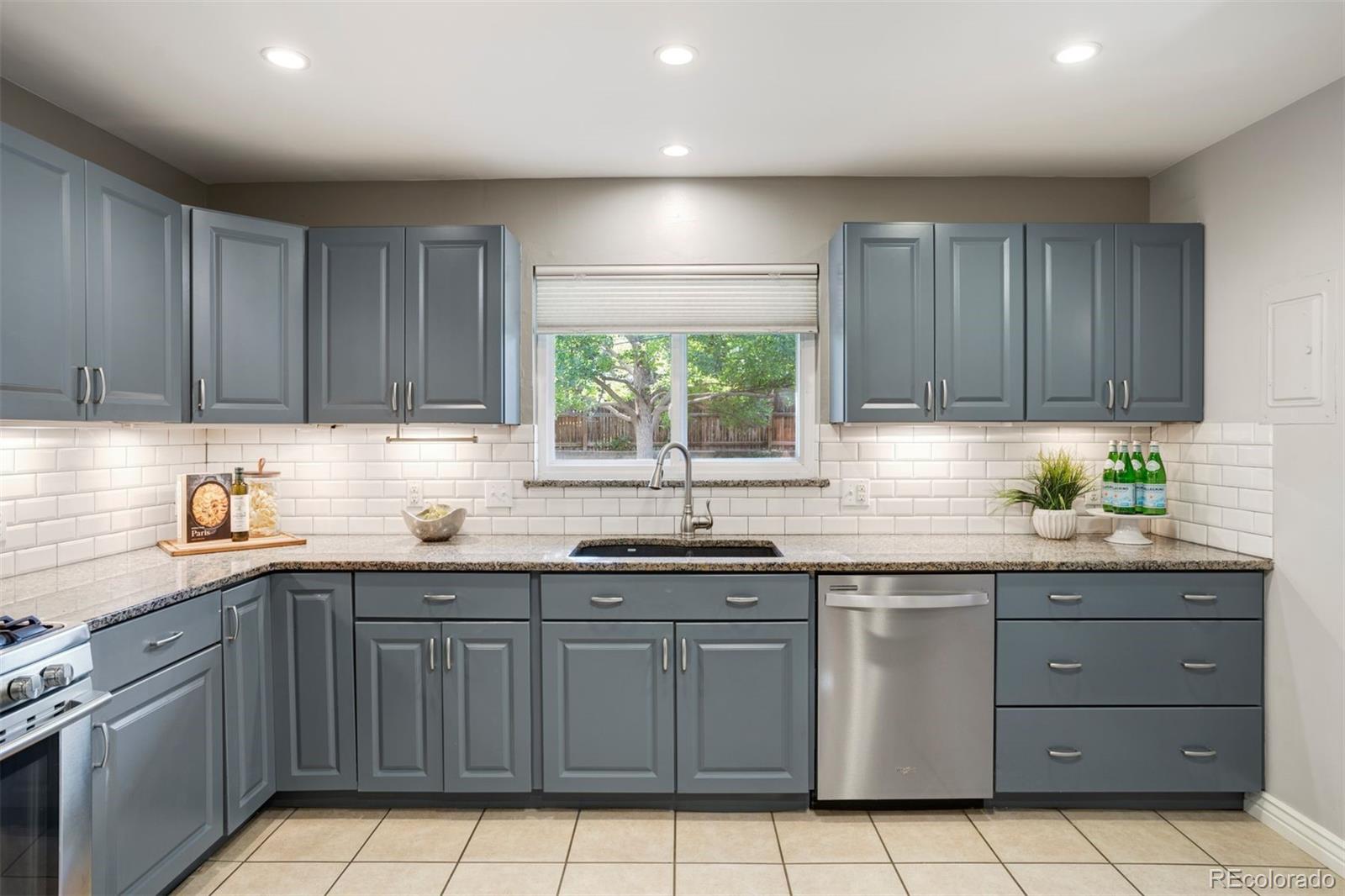 5259 South Manitou Road Littleton, CO 80123 - Photo 8 of 31 Gallery Image 8