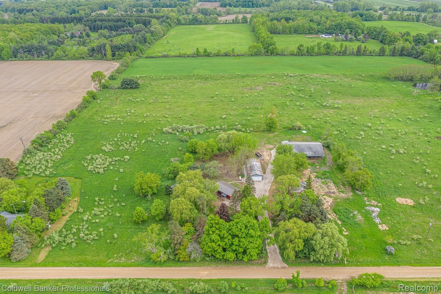 7710 Abbott Road Imlay City, MI 48444 - Photo 31 of 40 7710 Abbott Rd (10 of 40).jpg