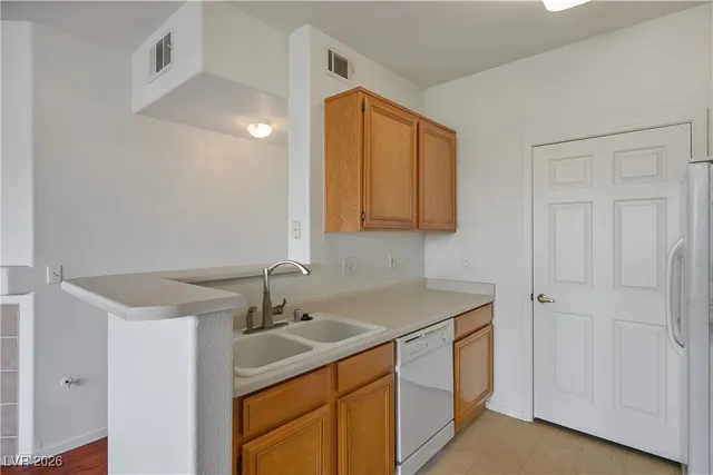 $1,495 | 7123 South Durango Drive, Unit 304, Las Vegas, NV 89113
