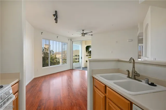 $1,495 | 7123 South Durango Drive, Unit 304, Las Vegas, NV 89113