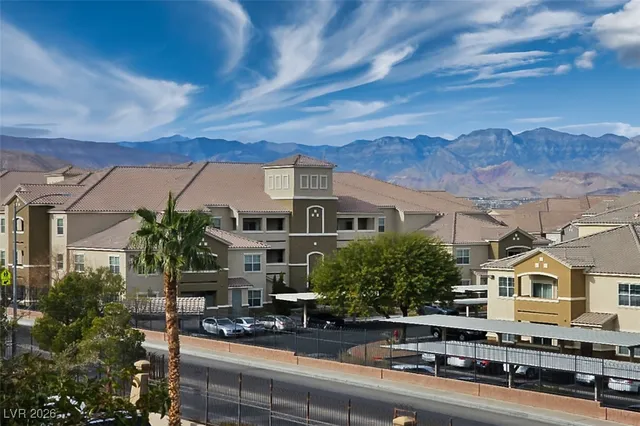 $1,495 | 7123 South Durango Drive, Unit 304, Las Vegas, NV 89113