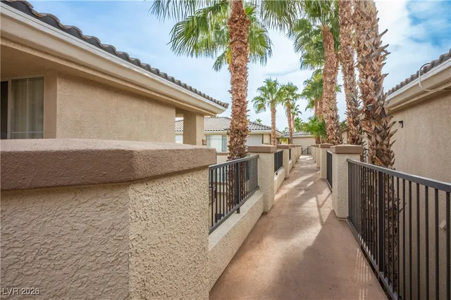 $1,495 | 7123 South Durango Drive, Unit 304, Las Vegas, NV 89113