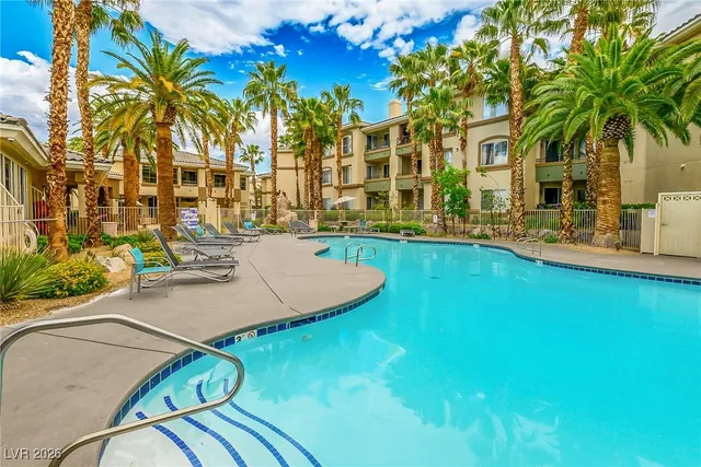 $1,495 | 7123 South Durango Drive, Unit 304, Las Vegas, NV 89113