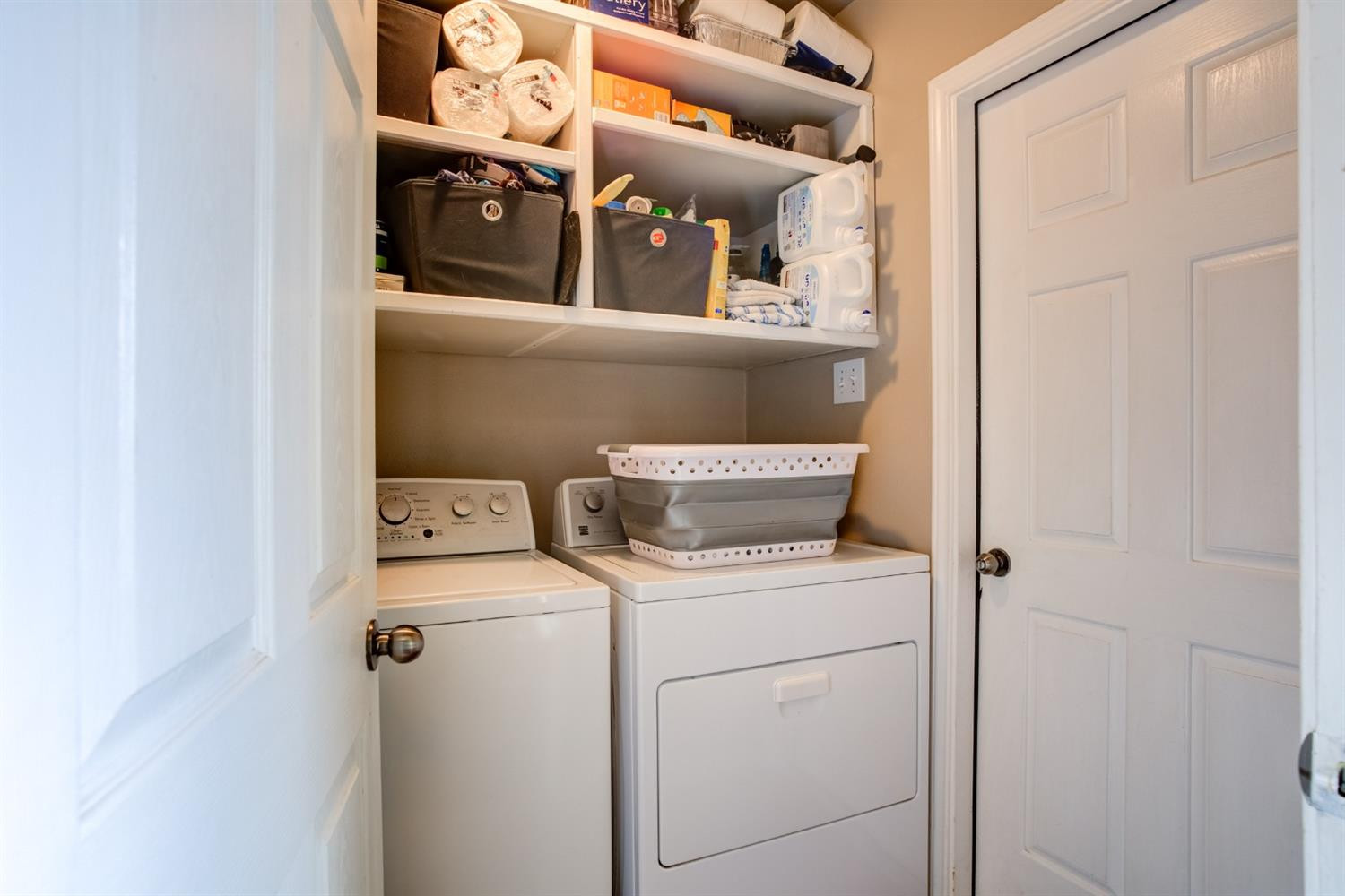 6514 86th Street Lubbock, TX 79424 - Photo 19 of 34 a utility room with dryer and washer