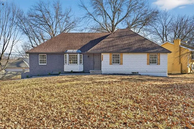 $325,000 | 12801 Corrington Avenue, Grandview, MO 64030