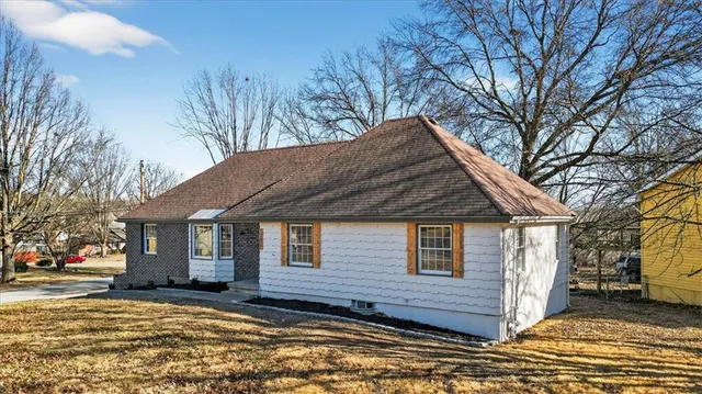 $325,000 | 12801 Corrington Avenue, Grandview, MO 64030