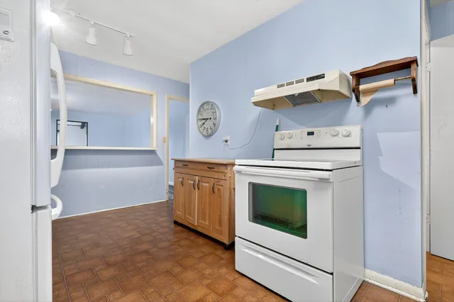 $250,000 | 633 South Cambridge Street, Wautoma, WI 54982