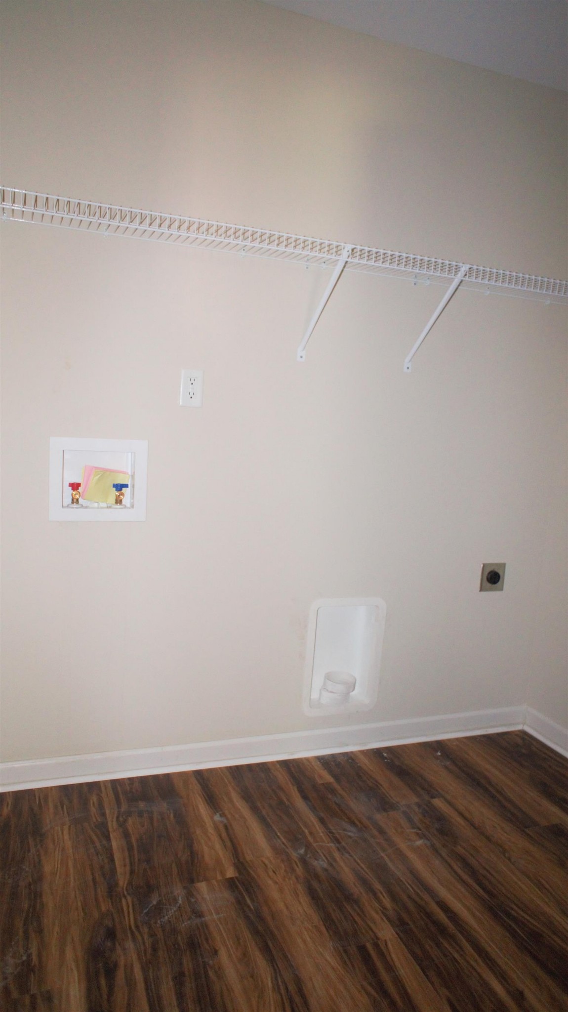 1709 Evans Road Clarksville, TN 37042 - Photo 7 of 9 Gallery Image 7