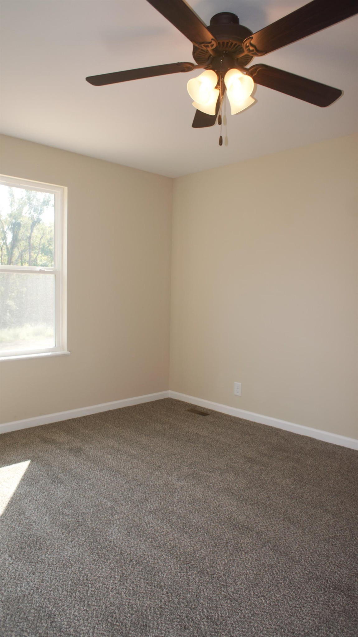 1709 Evans Road Clarksville, TN 37042 - Photo 8 of 9 Gallery Image 8