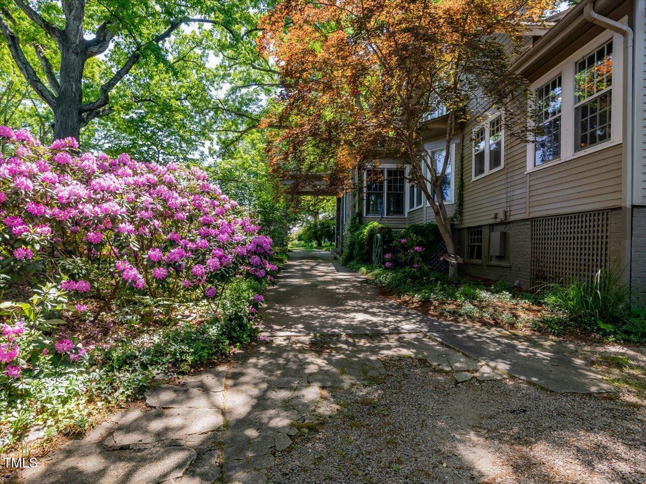 2400 Fairview Road Raleigh, NC 27608 - Photo 31 of 94 037-037-2400Fairview-SpringExt-20250428