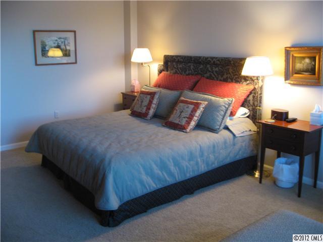 972 Cherokee Road, Unit E7 Charlotte, NC 28207 - Photo 10 of 10 Gallery Image 10