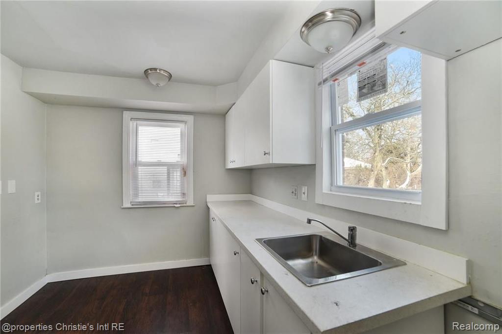4348 Harvard Road Detroit, MI 48224 - Photo 6 of 9