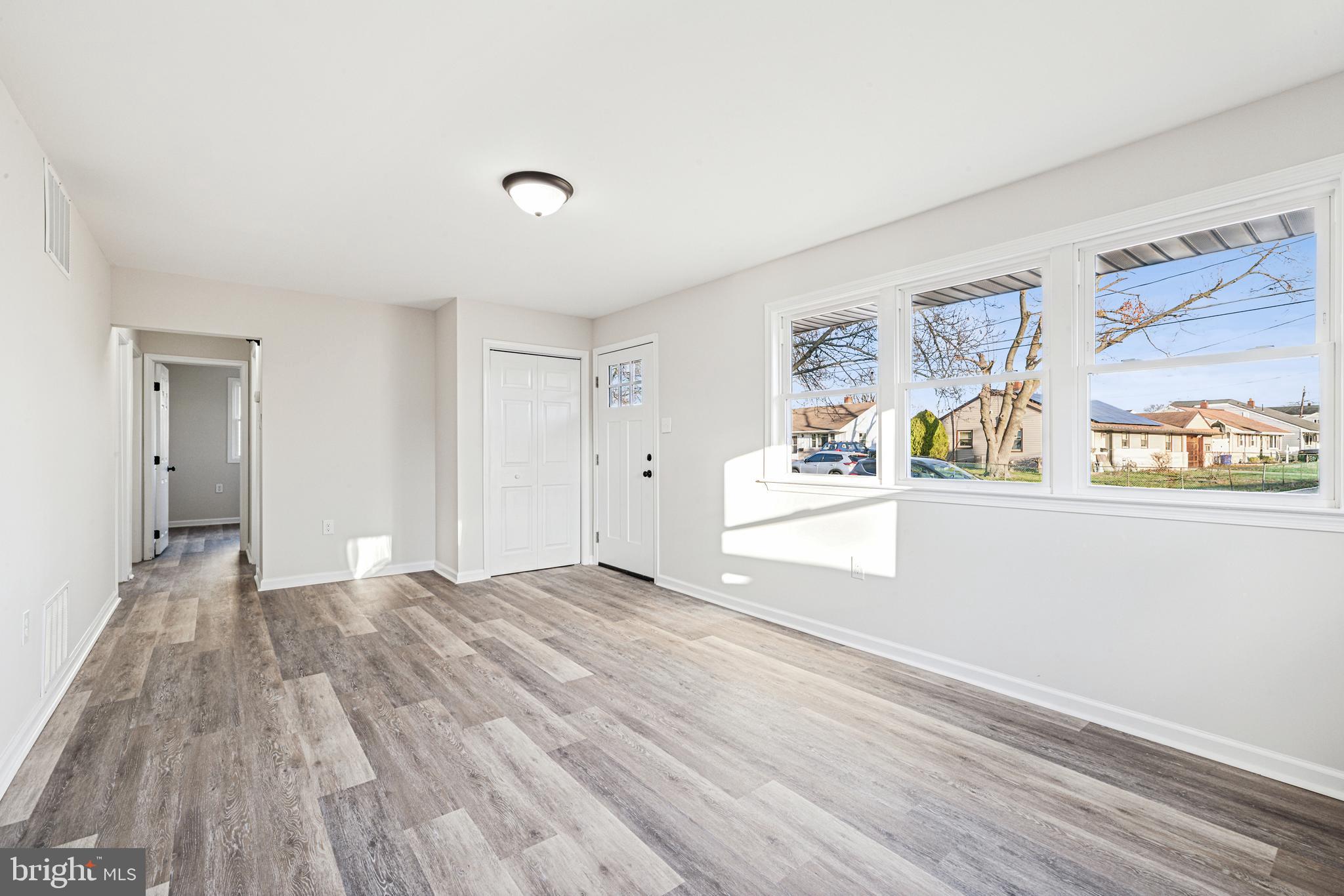 462 Wayne Road Bellmawr, NJ 08031 - Photo 4 of 21