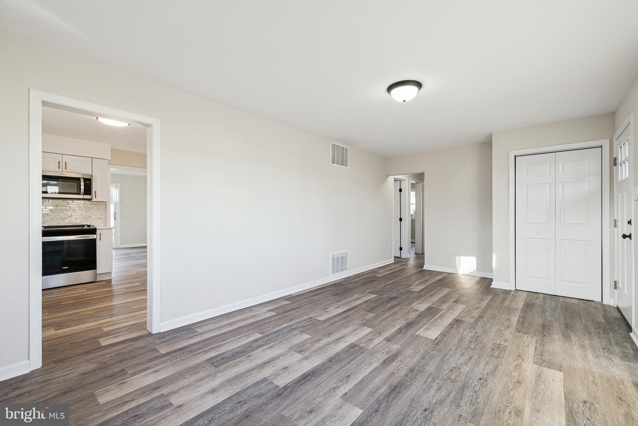 462 Wayne Road Bellmawr, NJ 08031 - Photo 5 of 21