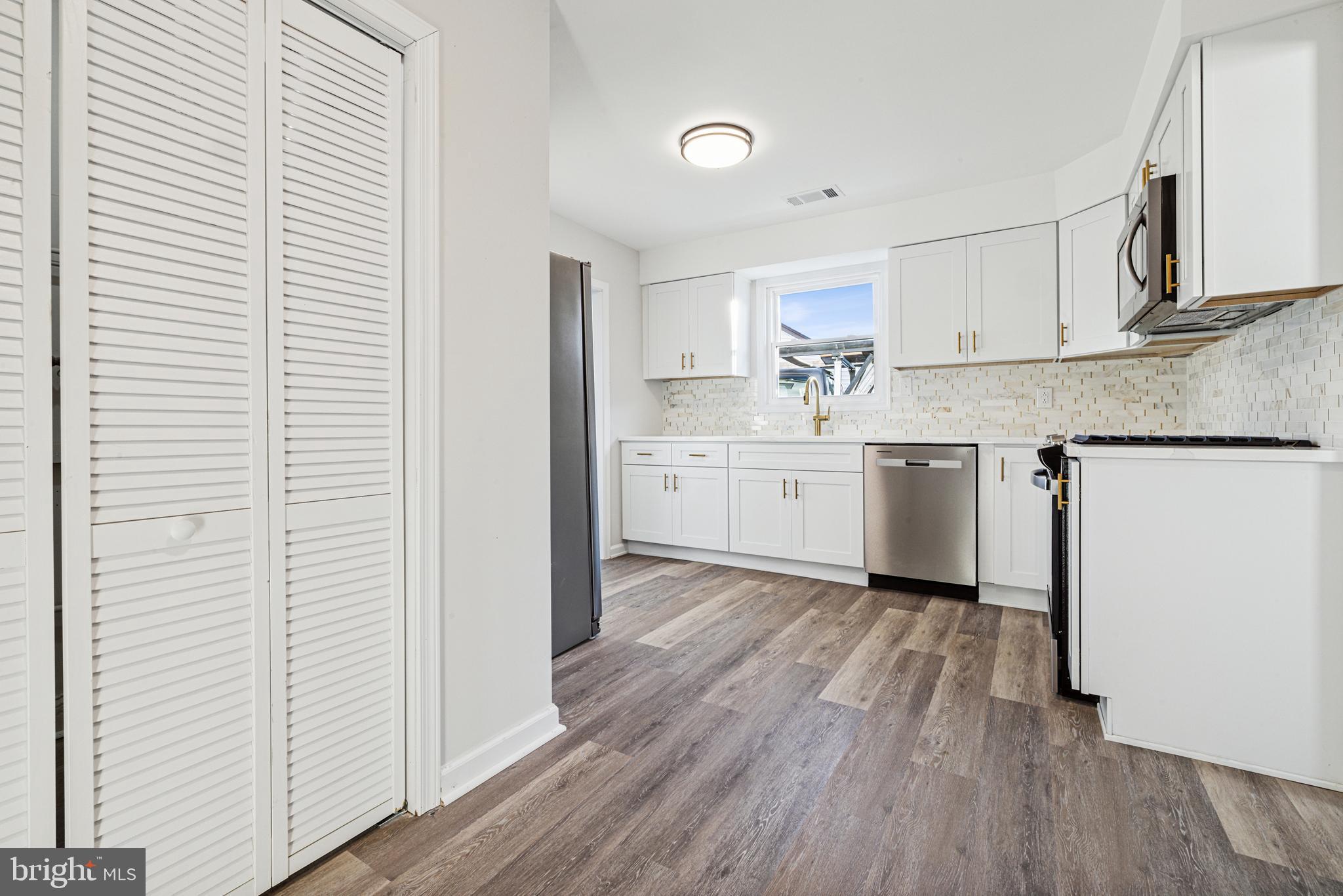 462 Wayne Road Bellmawr, NJ 08031 - Photo 8 of 21