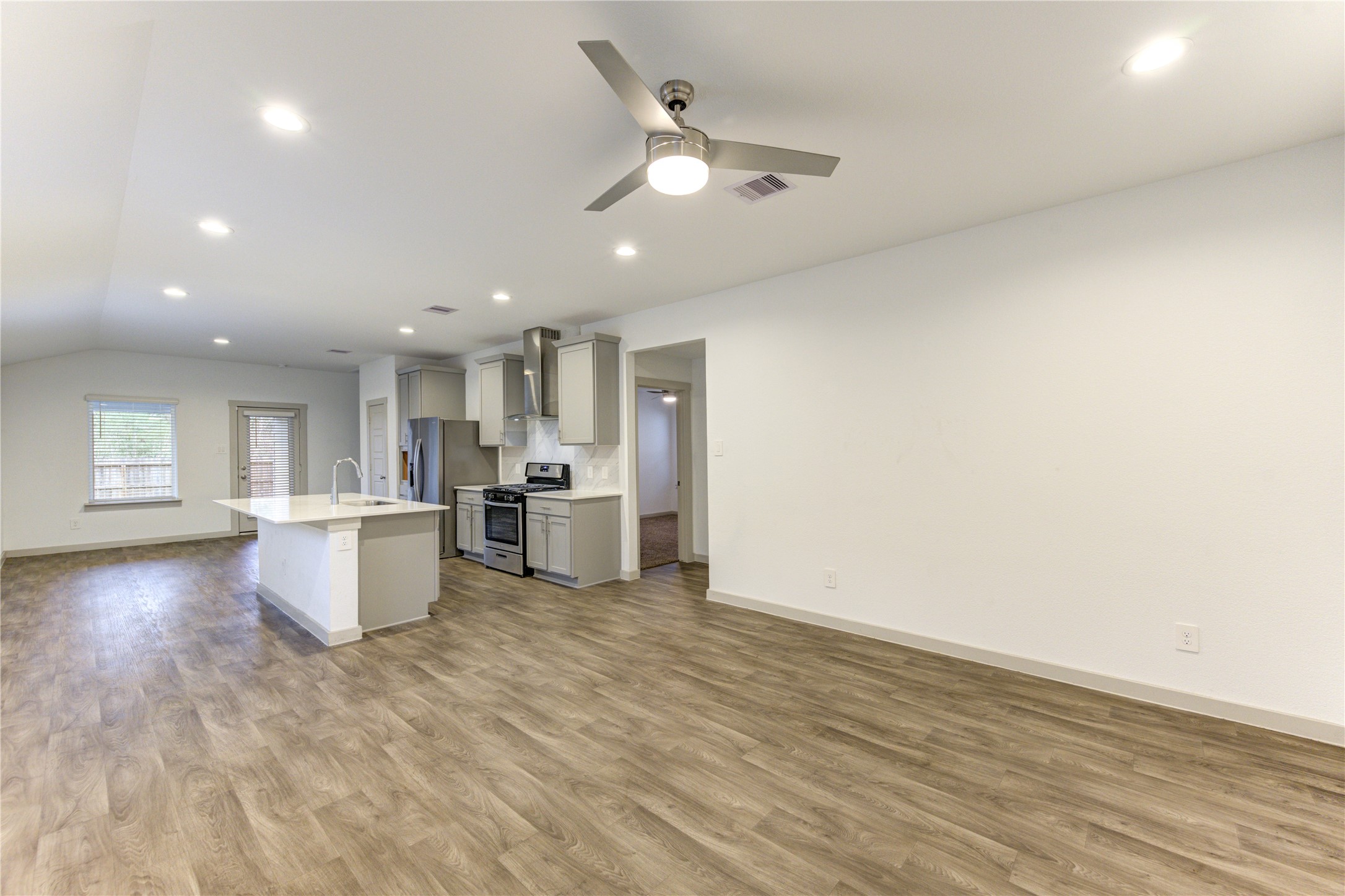 12735 Ermine Street Houston, TX 77047 - Photo 9 of 43