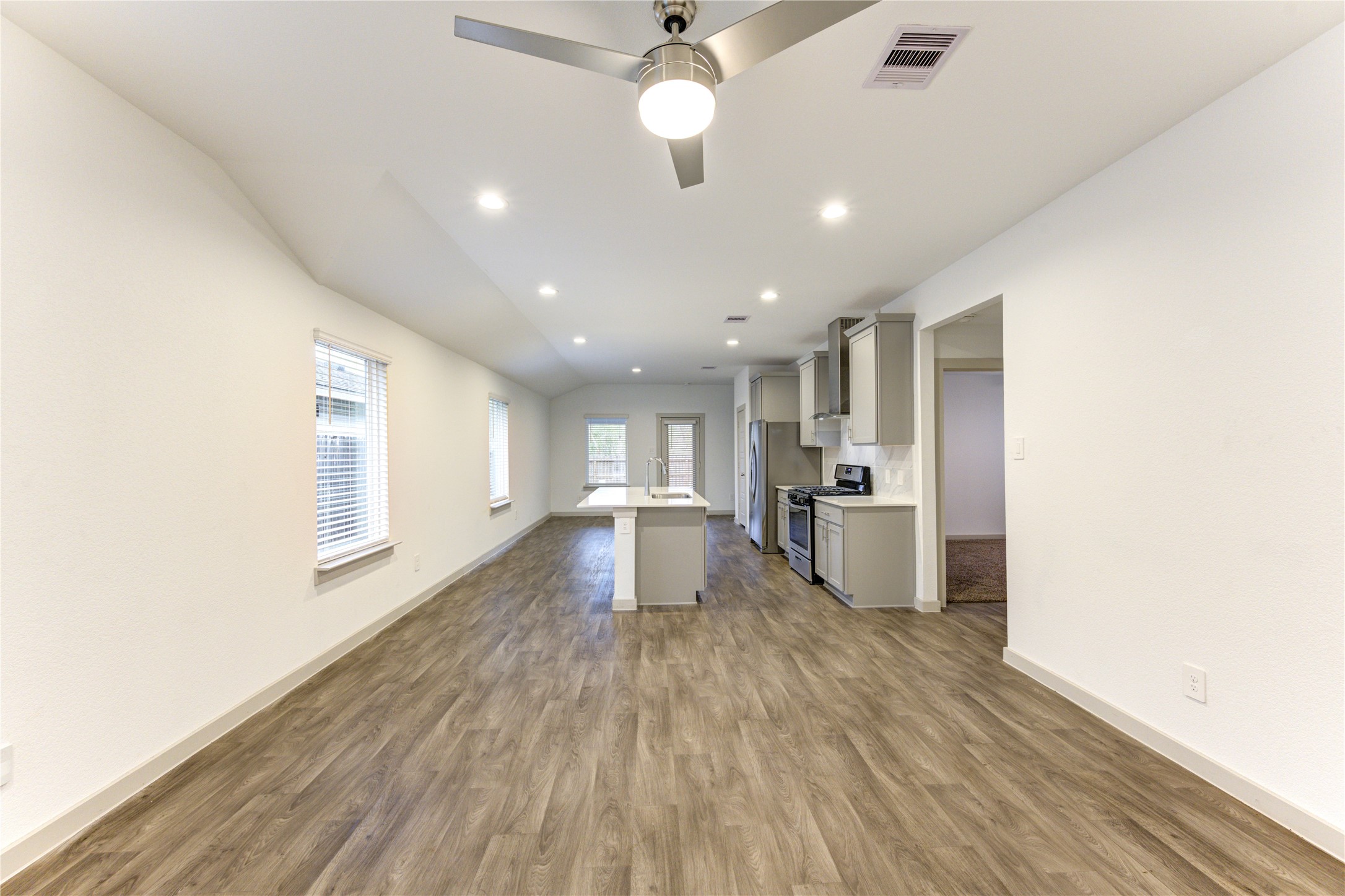 12735 Ermine Street Houston, TX 77047 - Photo 10 of 43