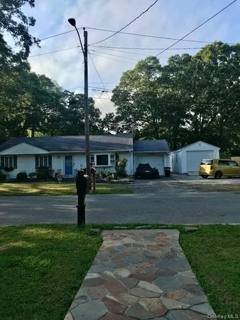 $449,999 | 11 Seaford Road, Mastic Beach, NY 11951