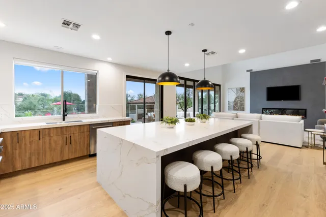 $2,299,000 | 27589 North 61st Place, Scottsdale, AZ 85266