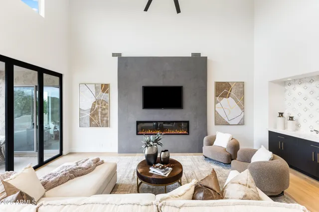 $2,291,000 | 27589 North 61st Place, Scottsdale, AZ 85266