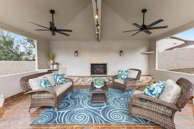 $2,291,000 | 27589 North 61st Place, Scottsdale, AZ 85266