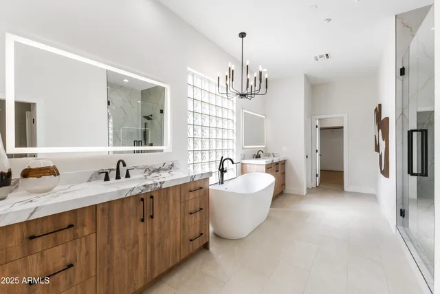 $2,291,000 | 27589 North 61st Place, Scottsdale, AZ 85266